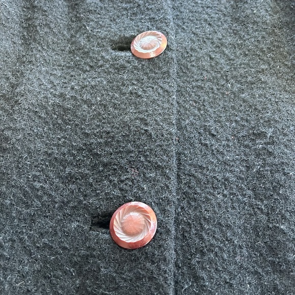 Vintage Wyandotte fabric 100% wool black boucle coat with mink collar. - Picture 3 of 13